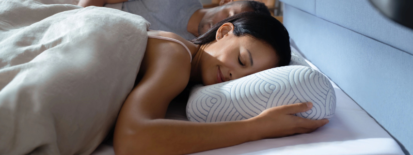 Milyen hatással van a hason alvás a testére?