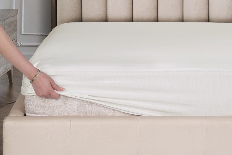 A 100%-ban természetes pamutból készült, kiváló minőségű Klinmam Home Jersey feszítőlepedő maximális alvási kényelmet és hosszú élettartamot biztosít.