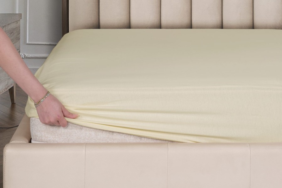 A 100%-ban természetes pamutból készült, kiváló minőségű Klinmam Home Jersey feszítőlepedő maximális alvási kényelmet és hosszú élettartamot biztosít.