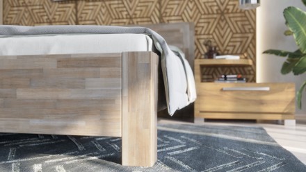 Tömörfa ágy, enyhén süllyesztett lábtámlával