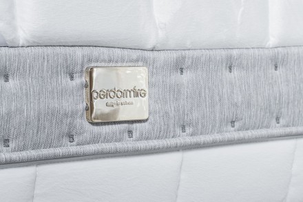 Kétféle keménységi érzet - 2, 3 | Hab matrac | Magassága 28 cm | Terhelhetőség  150 kg | Jótállás 10 év