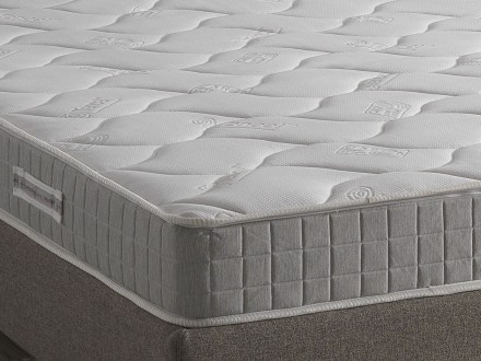 Kétféle keménységi érzet - 2, 4 | Hab matrac | Magassága 18 cm | Terhelhetőség  150 kg | Jótállás 6 év