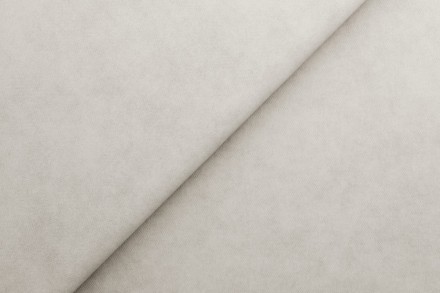 A Valentino fejtámla egyszerű stílusának köszönhetően minden hálószobába illik.