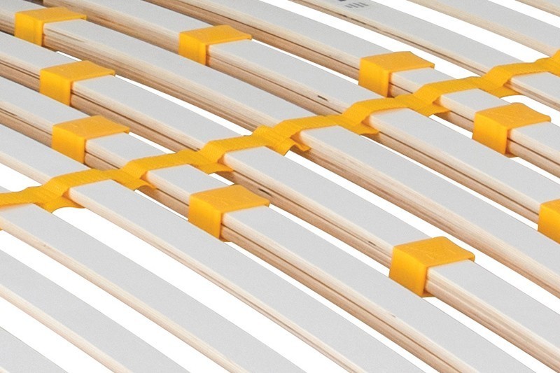 Nyitható ágyrács 5 anatómiai zónával és 28 darab kaucsuktokba helyezett lamellával.