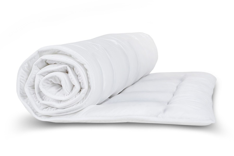 A Klinmam Standard közepesen meleg takaró alkalmas egész éves használatra.