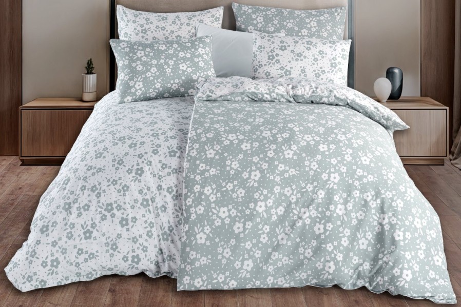 Az ágynemű kellemes tapintású, kiválóan elvezeti a nedvességet, és szinte egyáltalán nem gyűrődik.