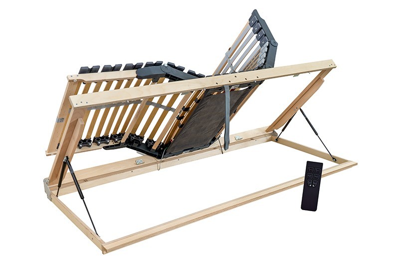 A Klinmam Elite Motor Kombi P ágyrács könnyebb hozzáférést tesz lehetővé az ágyneműtartóba a dugattyús billentésnek köszönhetően (az ágyrács balra és jobbra nyíló változatban is rendelhető), amely a teljes tárolót elérhetővé teszi.