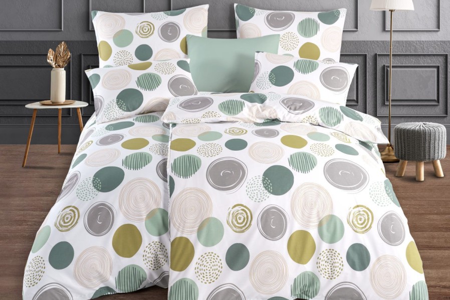 Az ágynemű kellemes tapintású, kiválóan elvezeti a nedvességet, és szinte egyáltalán nem gyűrődik.