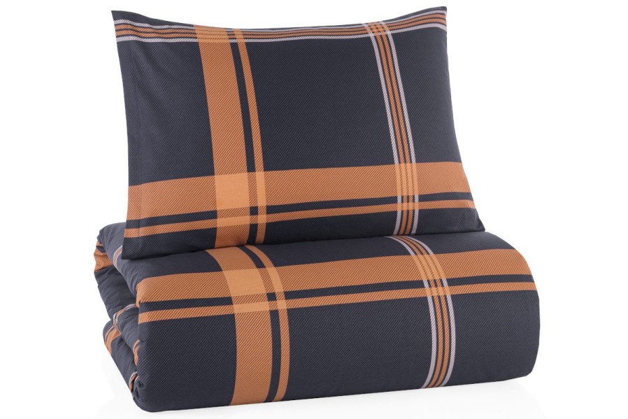 Az ágynemű kellemes tapintású, kiválóan elvezeti a nedvességet, és szinte egyáltalán nem gyűrődik.