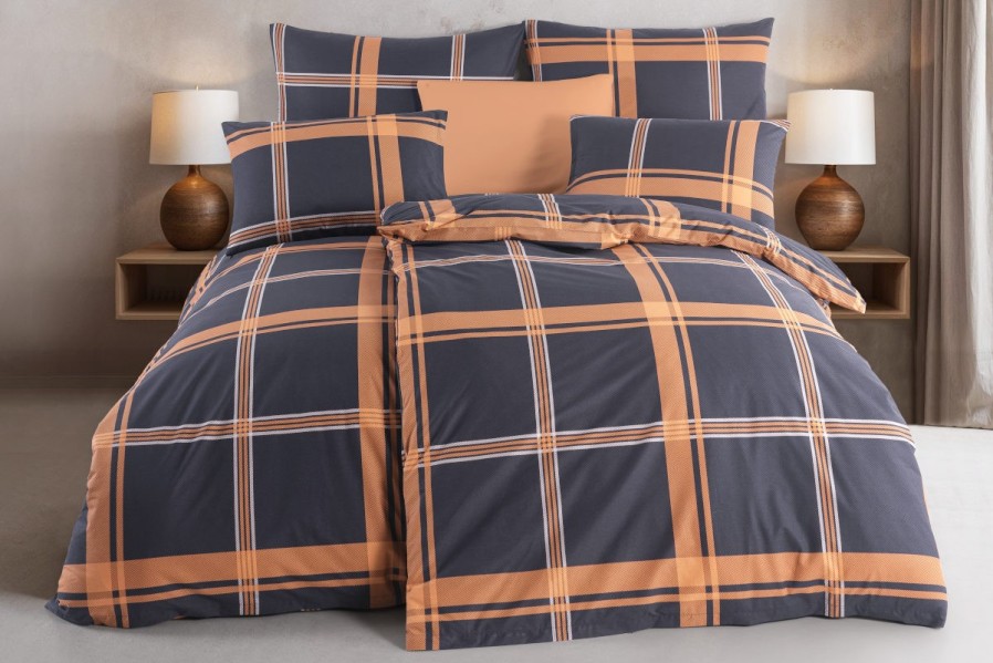 Az ágynemű kellemes tapintású, kiválóan elvezeti a nedvességet, és szinte egyáltalán nem gyűrődik.