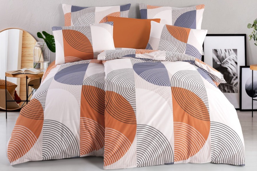 Az ágynemű kellemes tapintású, kiválóan elvezeti a nedvességet, és szinte egyáltalán nem gyűrődik.