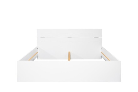 A 25 mm vastag erős laminált forgácslap biztosítja az ágy vázának stabilitását.