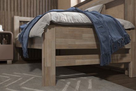 Kedveli a fa illatát? Akkor ez a tömörfa ágy tökéletes választás Önnek, mivel a legkiválóbb bükk- és tölgyfafajtákból készült, hogy megismételhetetlen hangulatot teremtsen hálószobájában.