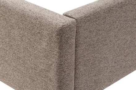 A Klinmam Comfort Borneo egy modern kárpitozott ágy, amely ötvözi az egyszerű, de figyelemfelkeltő dizájnt a praktikus funkciókkal, amelyeket a mindennapi életben értékelni fog.