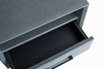 Modern éjjeliszekrény indusztriális stílusban