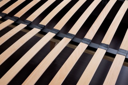 A gyönyörű Klinmam Madison fejtámla kárpitozott négyzetekkel fantáziadús dizájnnal és kifogástalan kivitelezéssel rendelkezik.