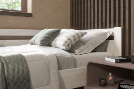 Az Emily egyszemélyes ágyként nagyon népszerű, amely remekül passzol a gyerekszobába vagy a hálószobába. A fa tökéletes illata csodálatos hangulatot teremt a szobában, ami az alváshoz tökéletes.