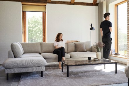 A Bolzano kanapé skandináv dizájnos, letisztult vonalvezetésű, bármely enteriőrbe tökéletesen illeszkedik.