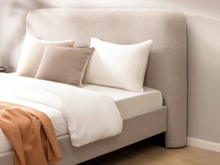 A Klinmam Comfort Laguna egy elegáns és időtlen ágy, amely finom kárpitozással rendelkezik, és a dizájn egyszerűségét és tisztaságát hozza el.