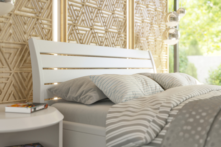 A Maja tömörfa ágy több előnnyel is rendelkezik - ezek közé tartozik például a kiváló minőségű alapanyag és az 5 éves meghosszabbított jótállás.