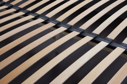 A Valentino fejtámla egyszerű stílusának köszönhetően minden hálószobába illik.