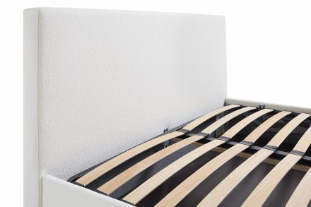 Az egyszerű, sima Klinmam Modesto fejvéget az egyszerű vonalvezetés és a részletekre való odafigyelés jellemzi.