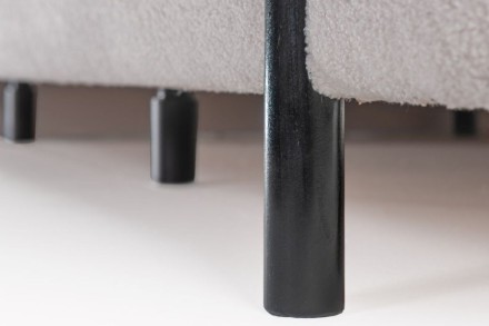 Gazdagítsa otthonát elegáns és fényűző megjelenéssel Napa kárpitozott fejtámlánkkal, amely a prémium minőséget ellenállhatatlan stílussal ötvözi.