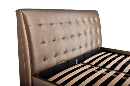 Az elegáns Nashville ágy fejtámlájának köszönhetően minden hálószobához illik, melyet különlegessé és vidámmá tesz.