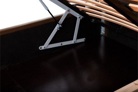 Az elegáns Nashville ágy fejtámlájának köszönhetően minden hálószobához illik, melyet különlegessé és vidámmá tesz.