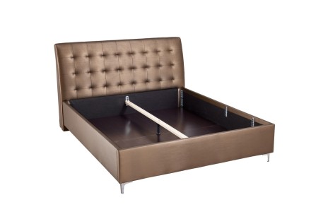 Az elegáns Nashville ágy fejtámlájának köszönhetően minden hálószobához illik, melyet különlegessé és vidámmá tesz.