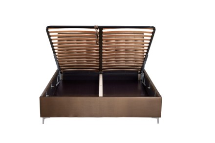 Az elegáns Nashville ágy fejtámlájának köszönhetően minden hálószobához illik, melyet különlegessé és vidámmá tesz.