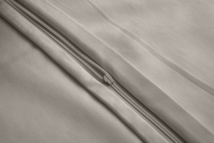 A prémiumszintű Klinmam egyszínű ágynemű a legfinomabb hosszúszálú fésült egyiptomi pamutból készült.