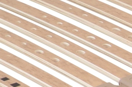 Egyedi 2in1 többfunkciós ágyrács, kényelmesen állítható, valamint oldalról nyitható gázrugó segítségével.