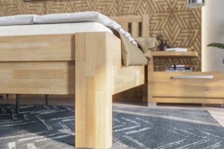 A robusztus, masszív Sion H2 ágy méltóságteljes központi eleme lesz hálószobájának, amely otthonosságot és kényelmet hoz magával.