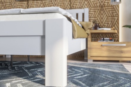 A robusztus, masszív Sion H2 ágy méltóságteljes központi eleme lesz hálószobájának, amely otthonosságot és kényelmet hoz magával.