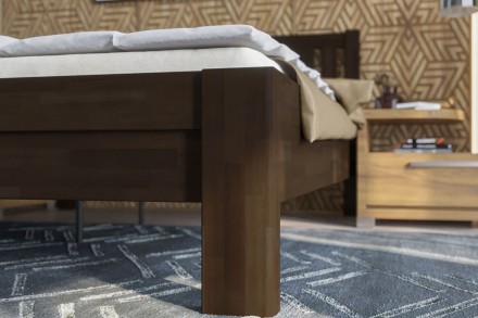 A robusztus, masszív Sion H2 ágy méltóságteljes központi eleme lesz hálószobájának, amely otthonosságot és kényelmet hoz magával.