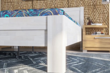 A robusztus, masszív Sion H3 ágy méltóságteljes központi eleme lesz hálószobájának, amely otthonosságot és kényelmet hoz magával.