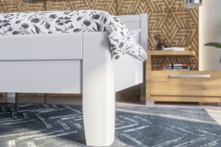 A robusztus, masszív Sion K3 ágy méltóságteljes központi eleme lesz hálószobájának, amely otthonosságot és kényelmet hoz magával.