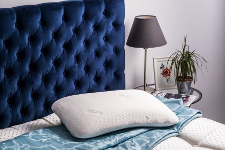 A puhább TEMPUR® alapanyag tökéletesen harmonizál az egyedi, kétoldalas kialakítással, így a párna puhább, mégis minőségi alátámasztást biztosít.