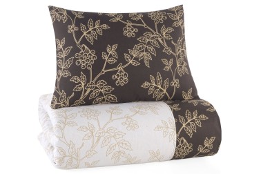 Az ágynemű kellemes tapintású, kiválóan elvezeti a nedvességet, és szinte egyáltalán nem gyűrődik.