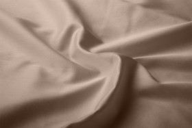 A prémiumszintű Klinmam egyszínű ágynemű a legfinomabb hosszúszálú fésült egyiptomi pamutból készült.