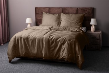 A prémiumszintű Klinmam egyszínű ágynemű a legfinomabb hosszúszálú fésült egyiptomi pamutból készült.