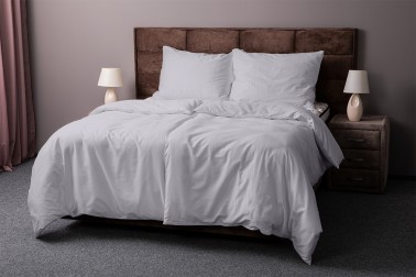 A prémiumszintű Klinmam egyszínű ágynemű a legfinomabb hosszúszálú fésült egyiptomi pamutból készült.